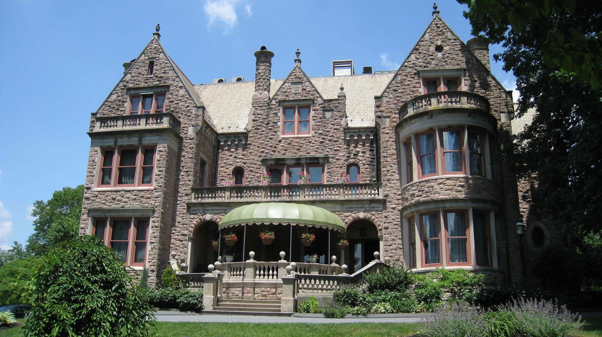The Gables At Stirling Guest Reading